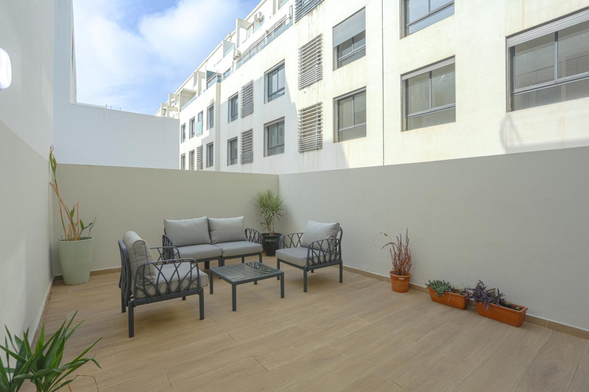 Serenity Apartment *